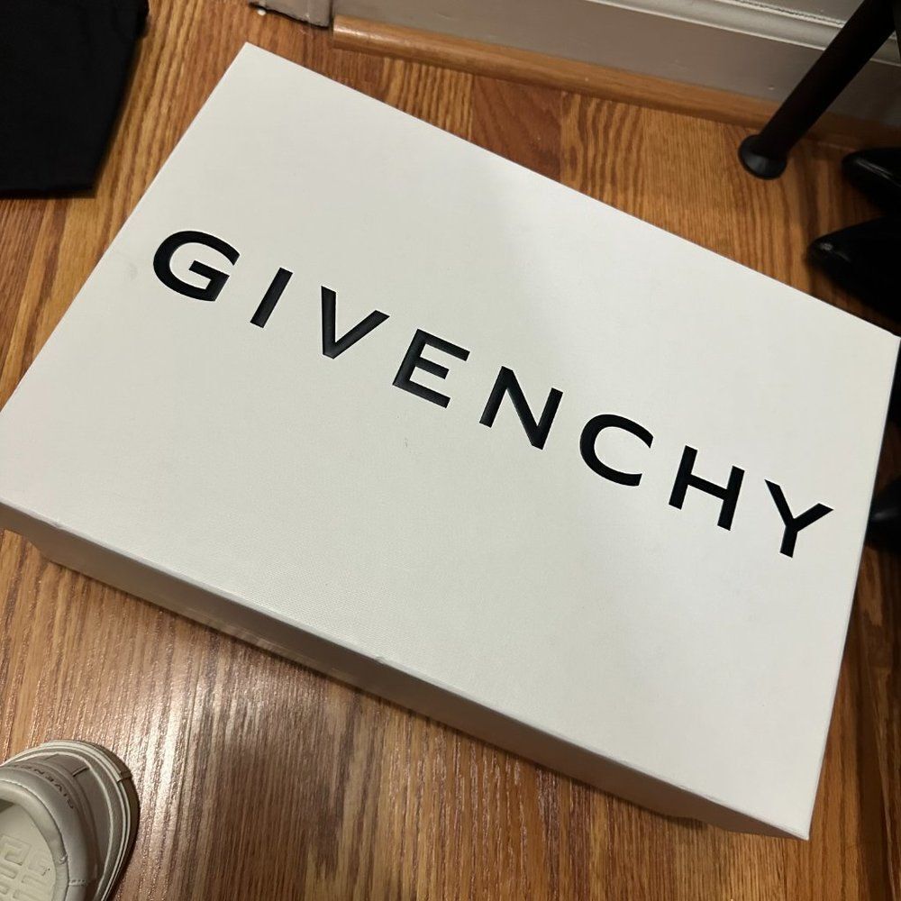 Givenchy sneakers all white women’s - Picture 4 of 7